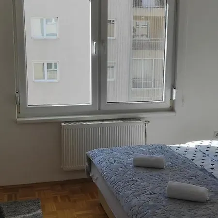 Apartman Mira Apartamento Pale